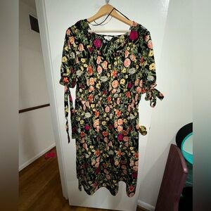 Floral cottagecore midi dress with tie sleeves